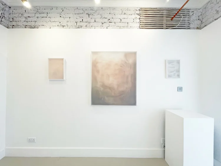 UNFOLD, photograph 1